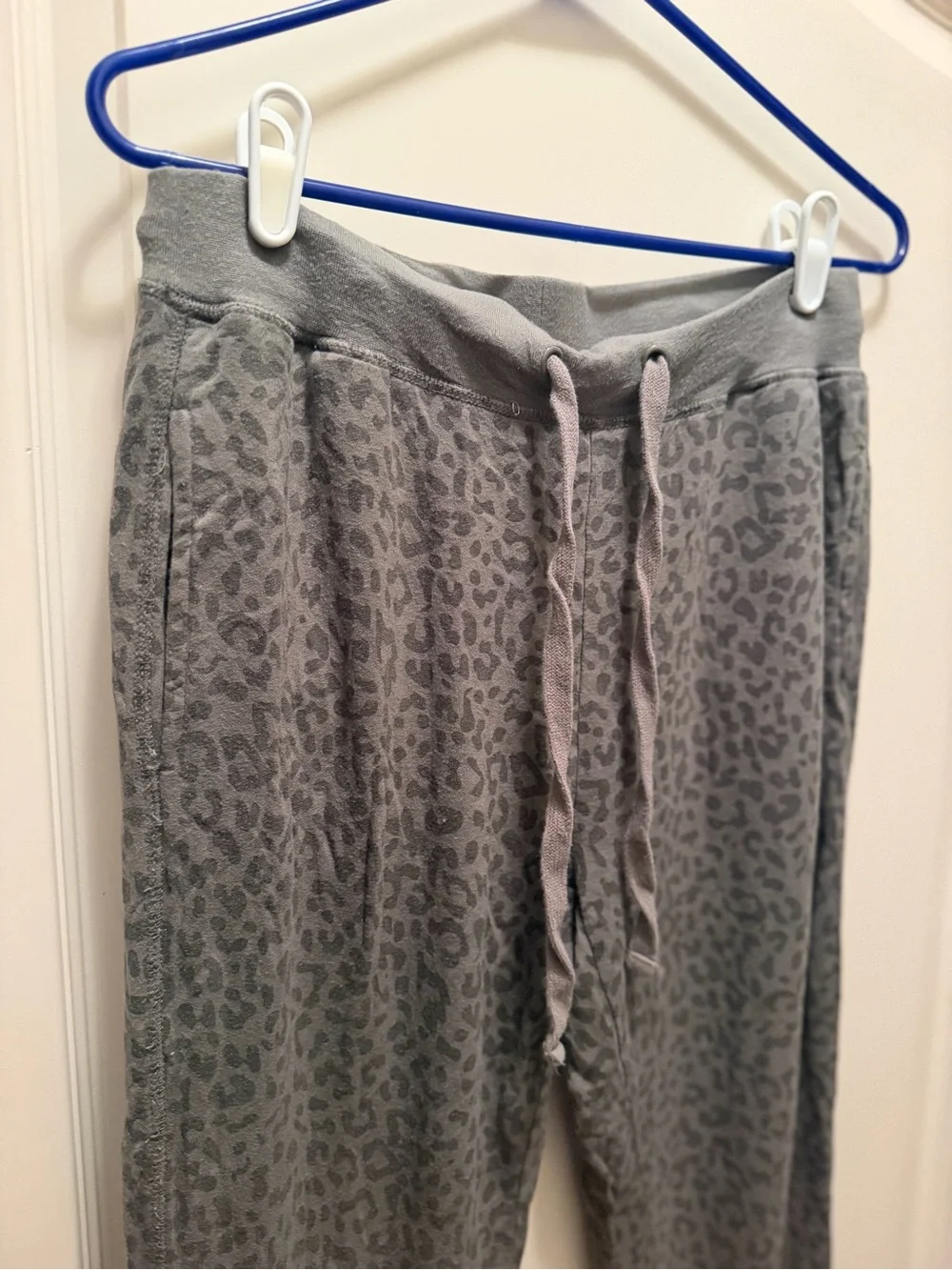 Thread & Supply Gray Leopard-Print Joggers
